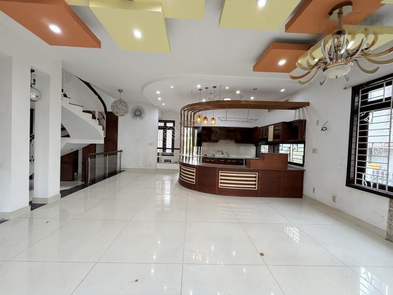 Biệt thự mặt tiền đường số KDC Phú Mỹ Quận 7 - đường 30m có lề 5m - 477m2 ngang 25m