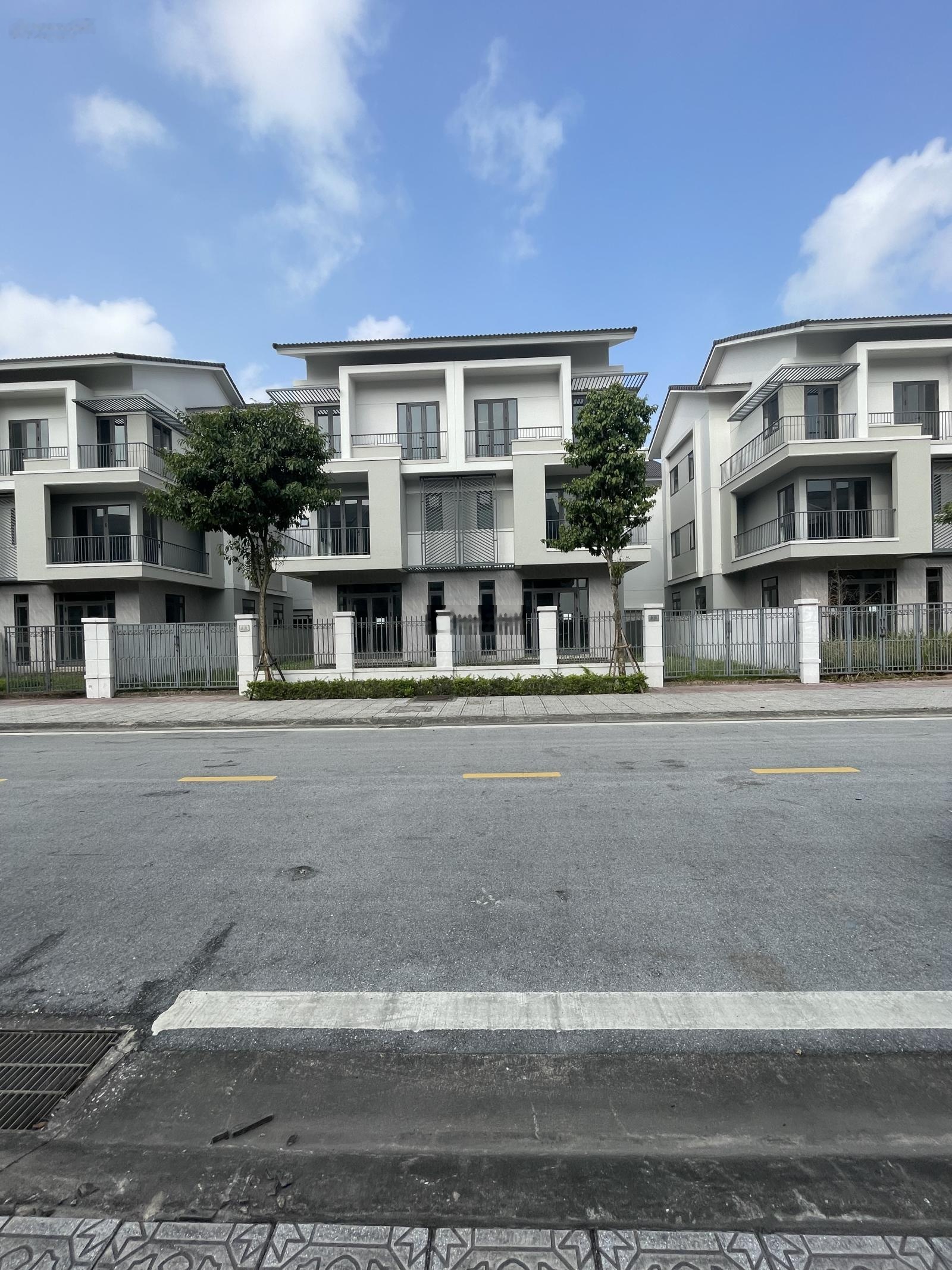 Sổ đỏ trao tay biệt thự song lập 180m2 giá chỉ 70tr/m2