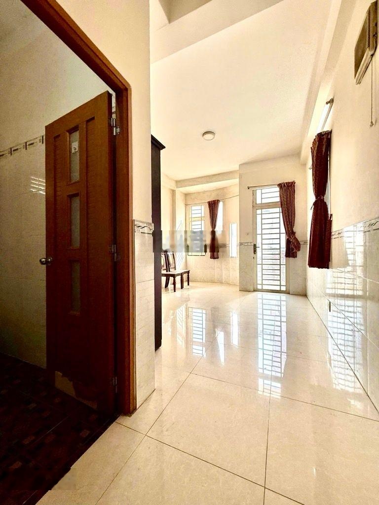 Tôn thất thuyết p4 q4 - cách 1 căn ra mặt tiền -xe ôtô 7c vô nhà - 5 tầng đúc - 63,6m2 -chỉ 12.8 tỷ