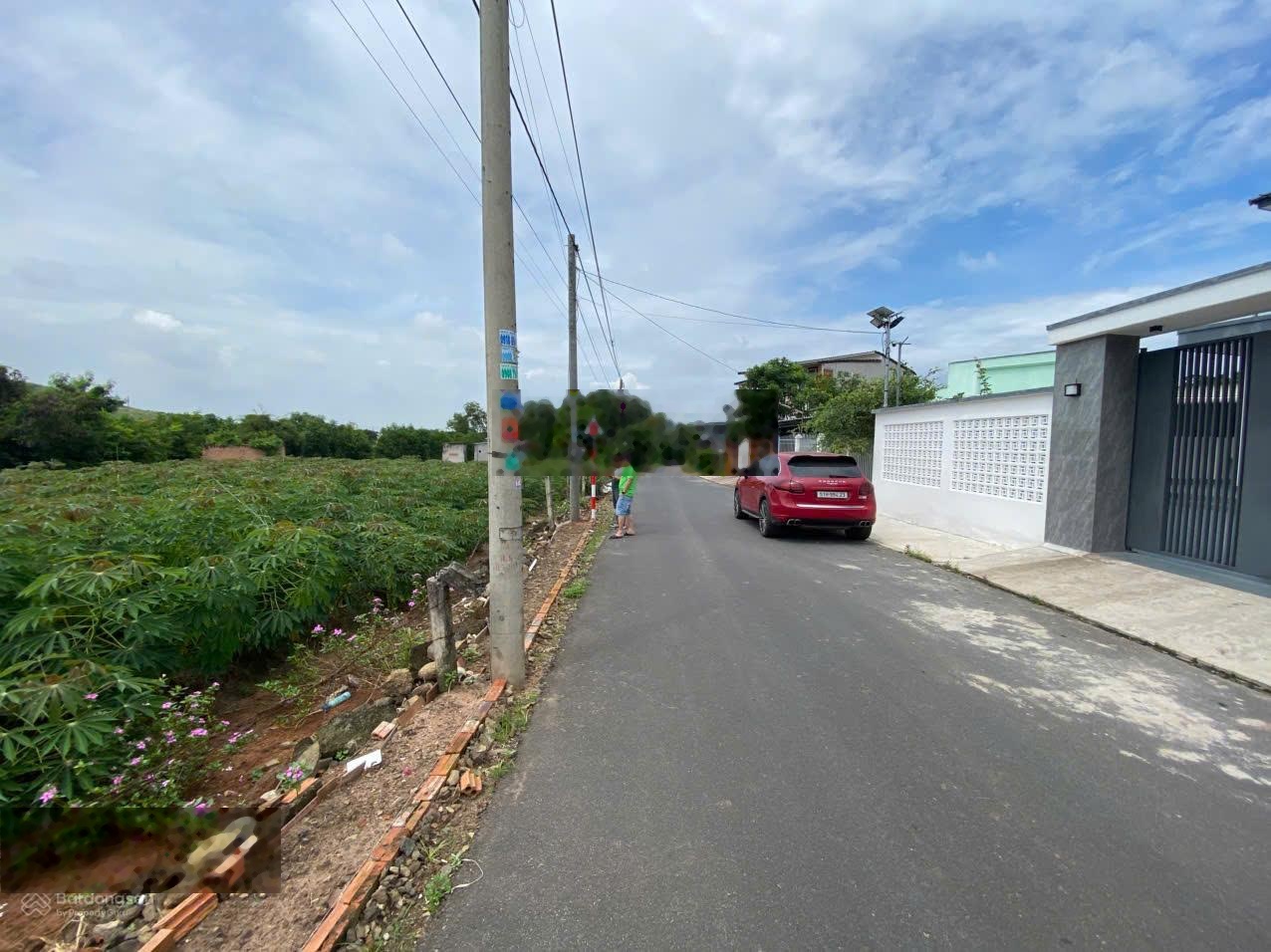 Chính chủ cần bán lô đất 10.816m² đã có sẵn 200m² thổ cư TT Huyện Xuyên Mộc, ngay cạnh hồ Bà Tô