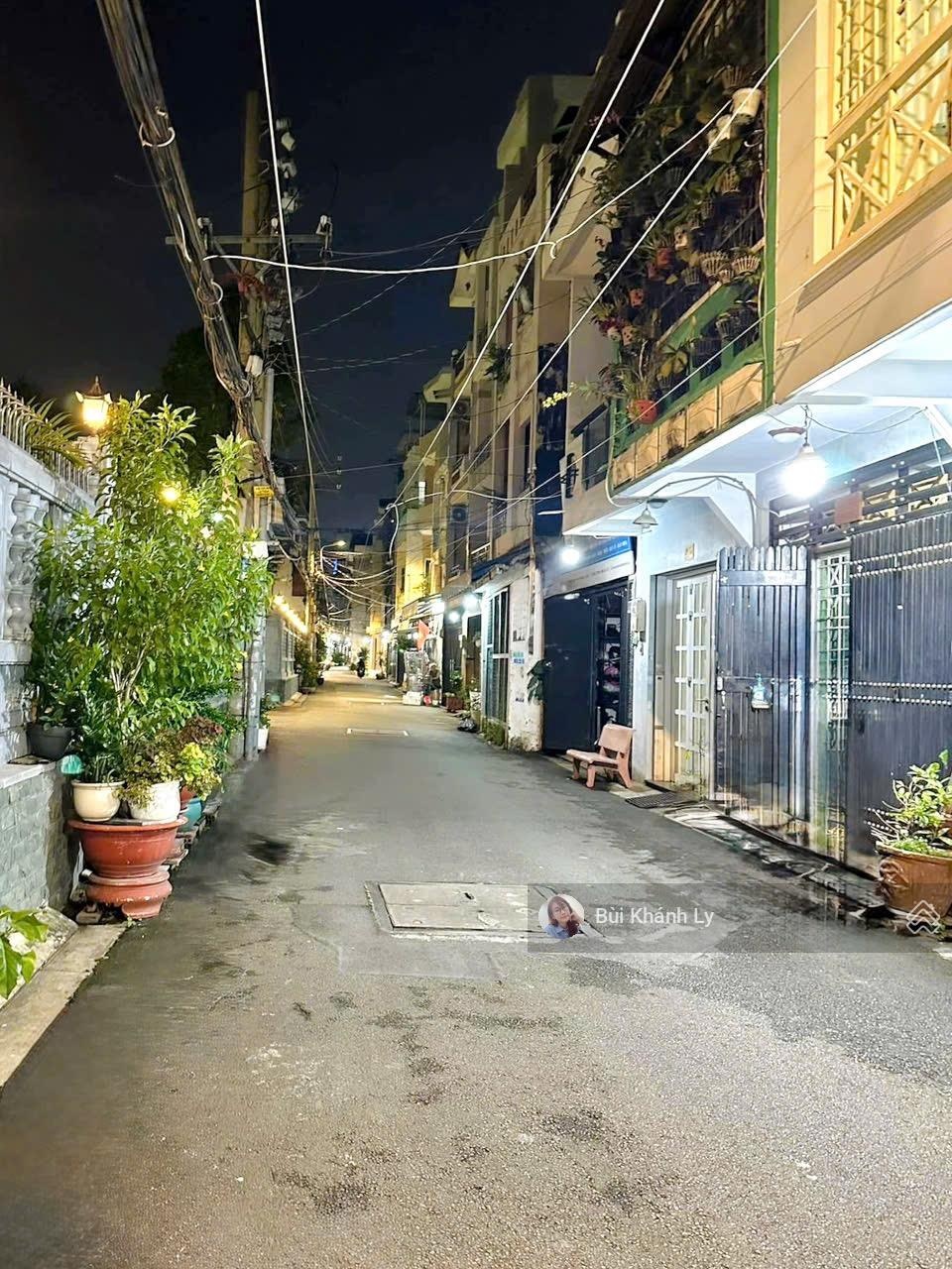 Phú nhuận khuvip trường sa - huỳnh văn bánh - sát hẻm xe tải 4 tầng btct