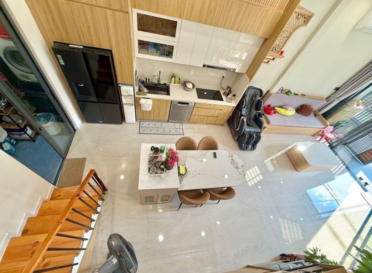 Nhà đẹp 2 tầng khu bên sông sau gigamall 500m tặng nội thất