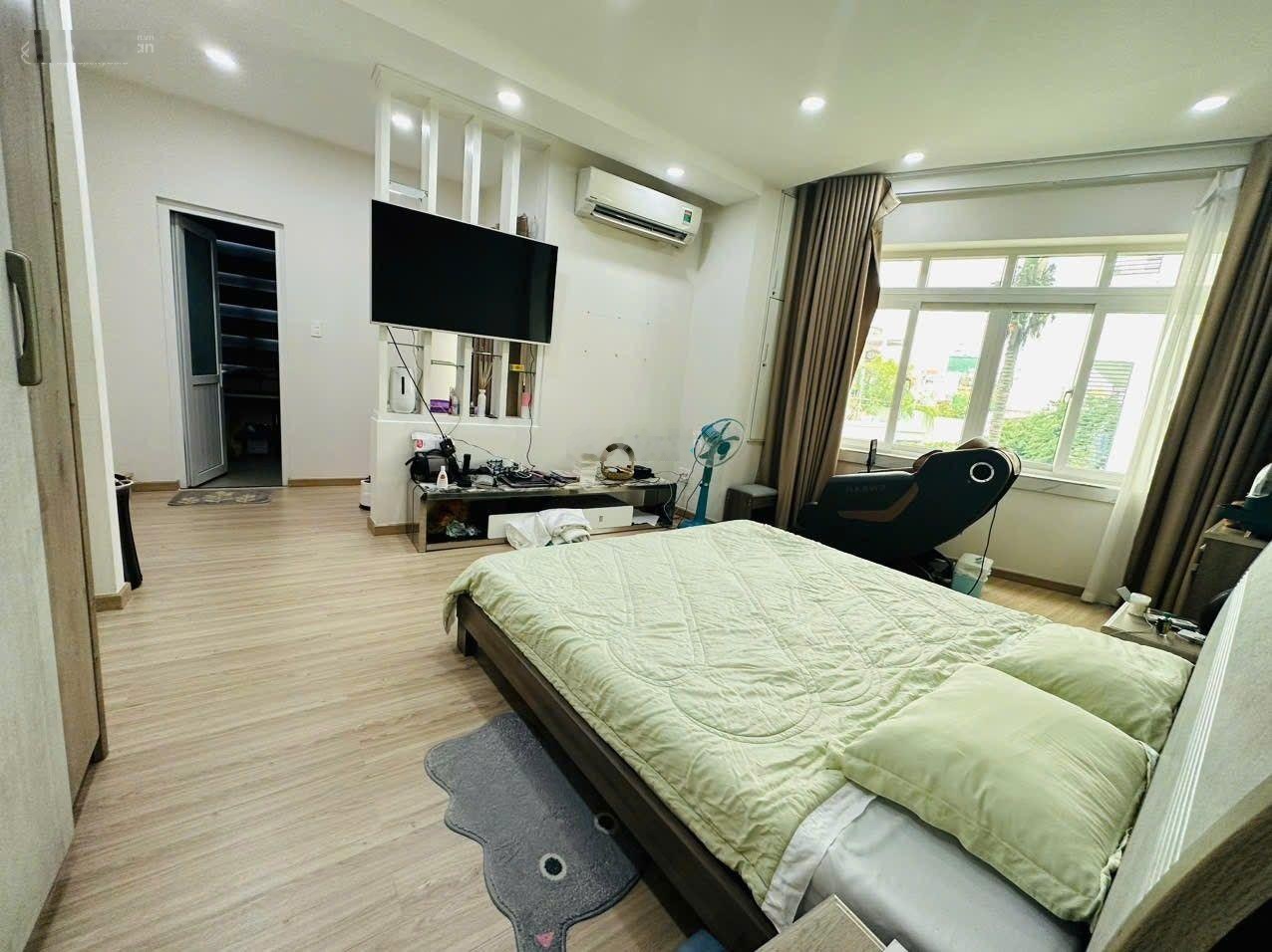 Bán villa Hoàng Hoa Thám 155.7m² 3 tầng - 26.5 tỷ - biệt thự nở hậu bình thạnh