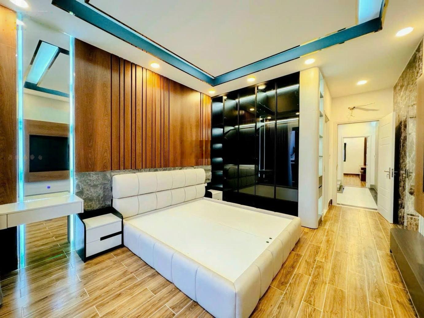 Chính chủ bán Hẻm Xe Tải 6M Cộng Hòa, Ngang 5m, DT 5x9m, 4 tầng, cách mặt tiền 25M, nhỉnh 6 tỷ