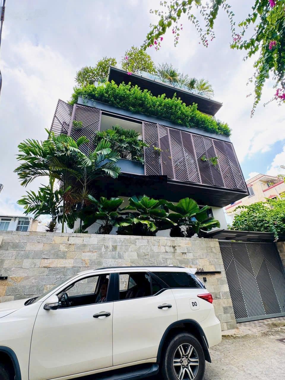 Giảm 20 tỷ bán biệt thự Địa Trung Hải giữa phố Hai Bà Trưng quận 1 15x20m hầm 5tầng hồ bơi sân vườn