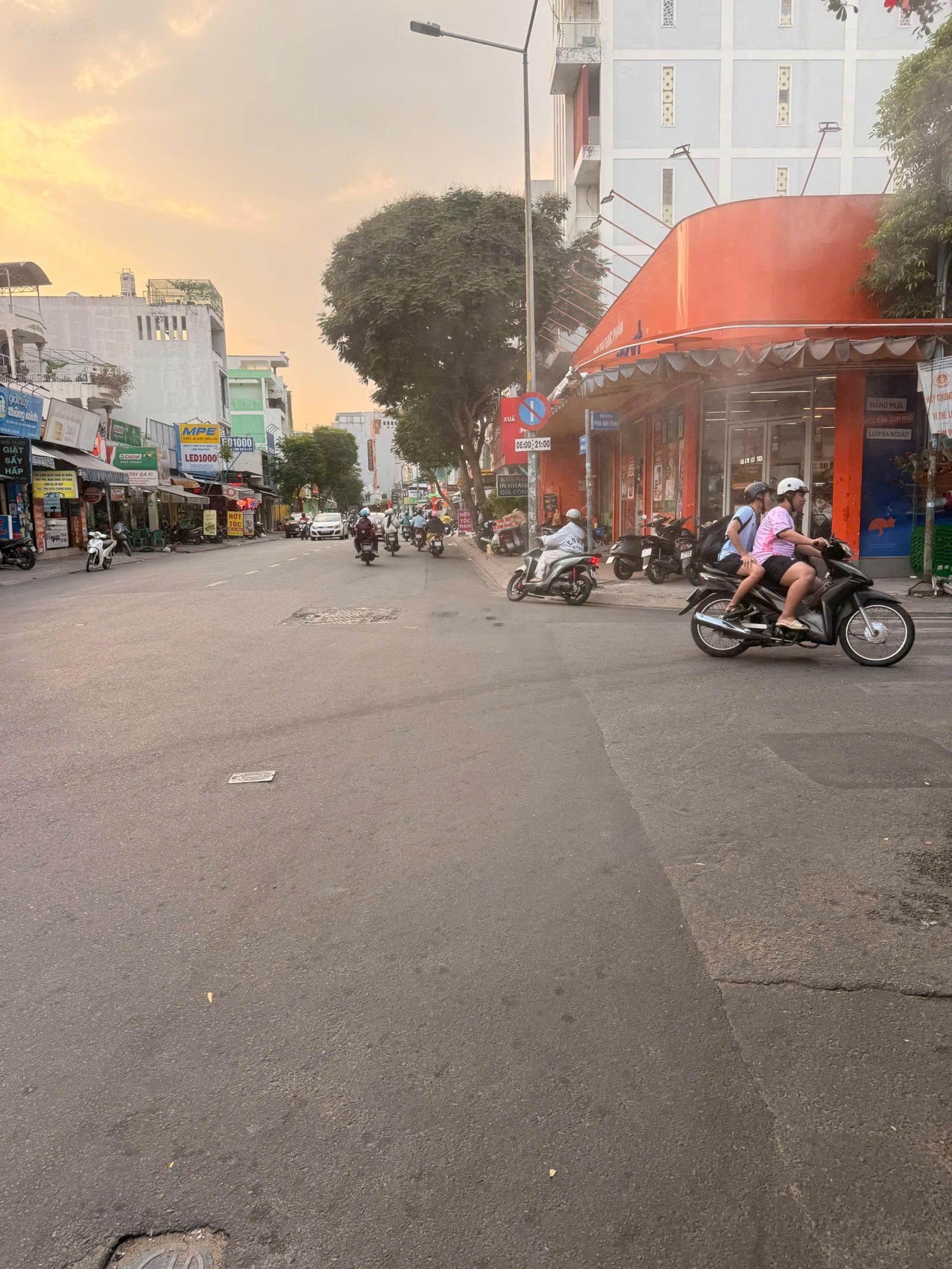 Bán nhà mặt tiền đường vườn lài - tân phú - 4x18m2 - giá chỉ 128tr/ m2