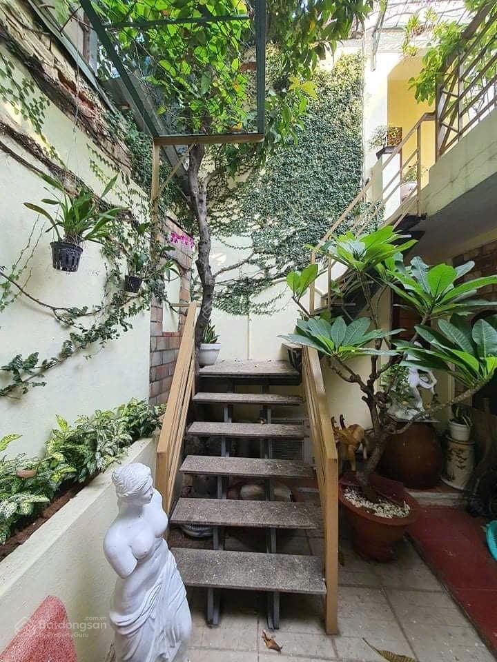 Bán Villa Đồng Nai 205m² 3 tầng - 52 tỷ - biệt thự cổ điển mặt tiền quận 10