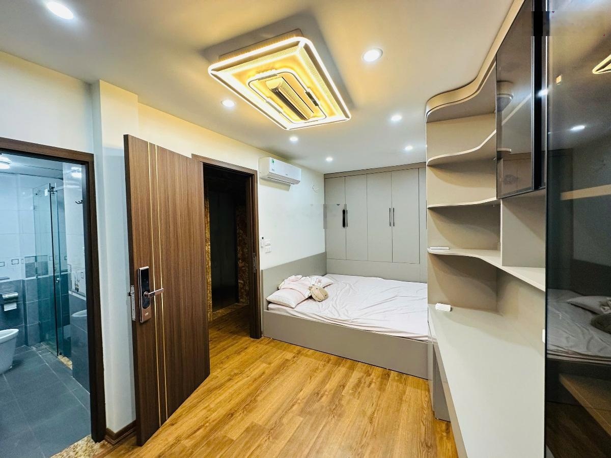 Siêu phẩm đội cấn thang máy xịn mt 5.8m ngõ thông kinh doanh 9.9 tỷ