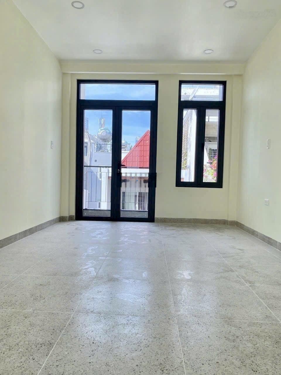 Huỳnh Văn Bánh Phú Nhuận - Hẻm 4m, ô tô đến cửa - 55m2 4 tầng - Sổ đẹp, hoàn công đủ - 9.9 tỷ TL