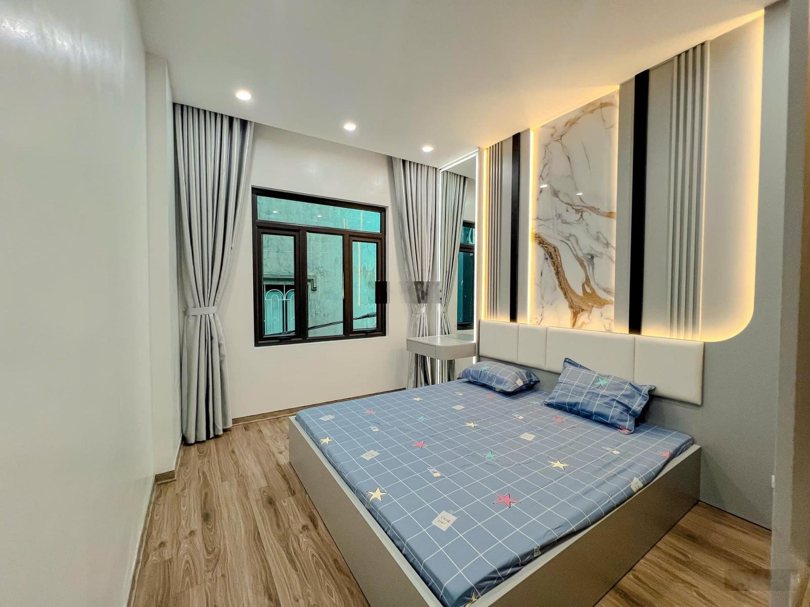 42m2*4T*9.15 tỷ, Ngã 4 Chợ Mơ Minh Khai, HBT, 0985818818