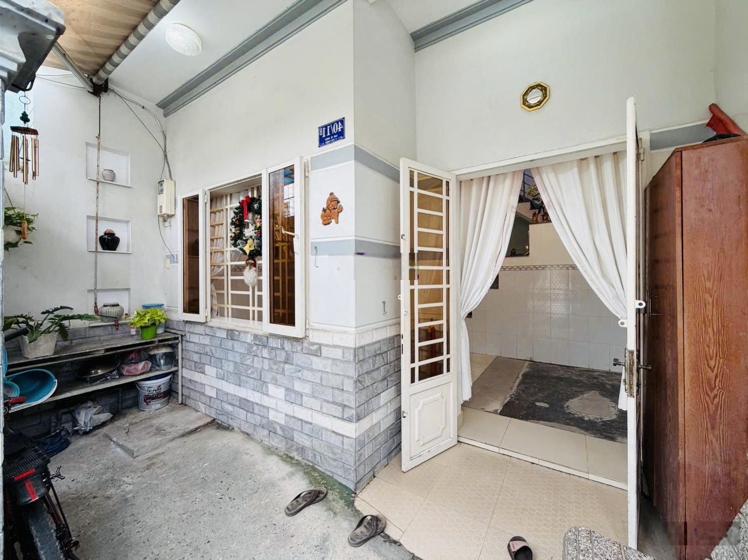 Trung tâm Quận 7 nhà gần Phú Mỹ Hưng 5x11.5m 3tầng 4pn