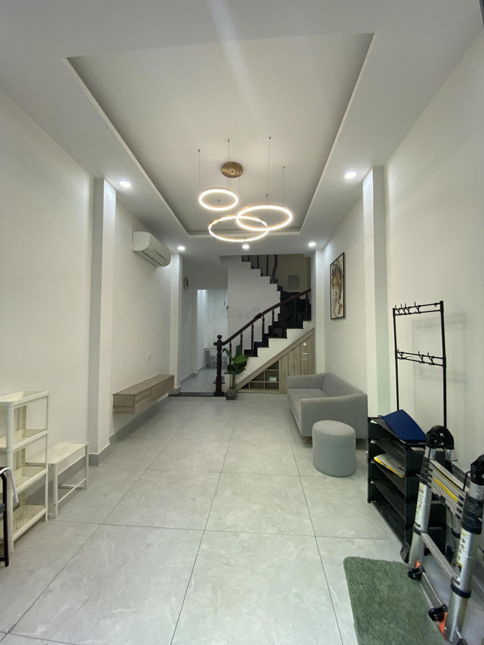 Bán nhà Lê Quang Định, Bình Thạnh, 38m2, 4 tầng, hẻm xe hơi, 8.x tỷ.