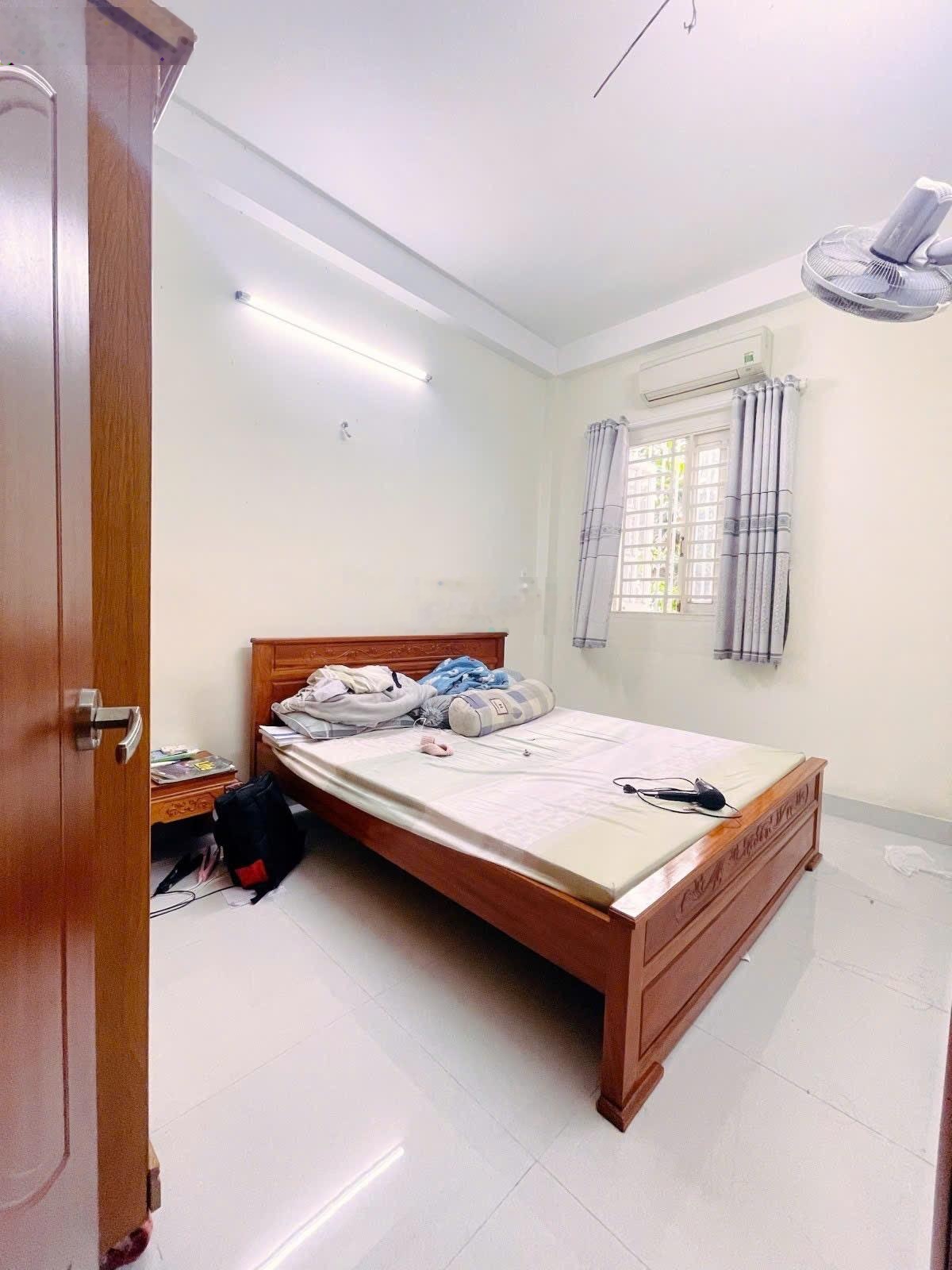 Nhà 4 tầng HXH Tân Hương, DT 72m2 (4x18m), 4PN & 2 sân thượng, gần Nhà Thờ Tân Hương. Nhỉnh 8 tỷ