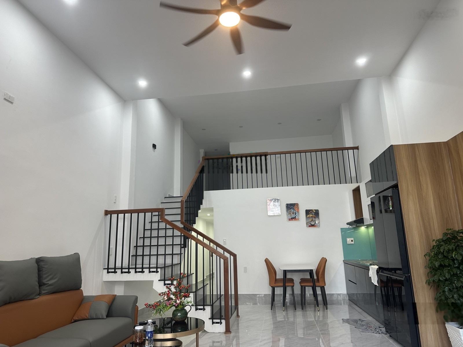 Nhà mặt tiền đinh nhật tân full nội thất xách vali ở ngay