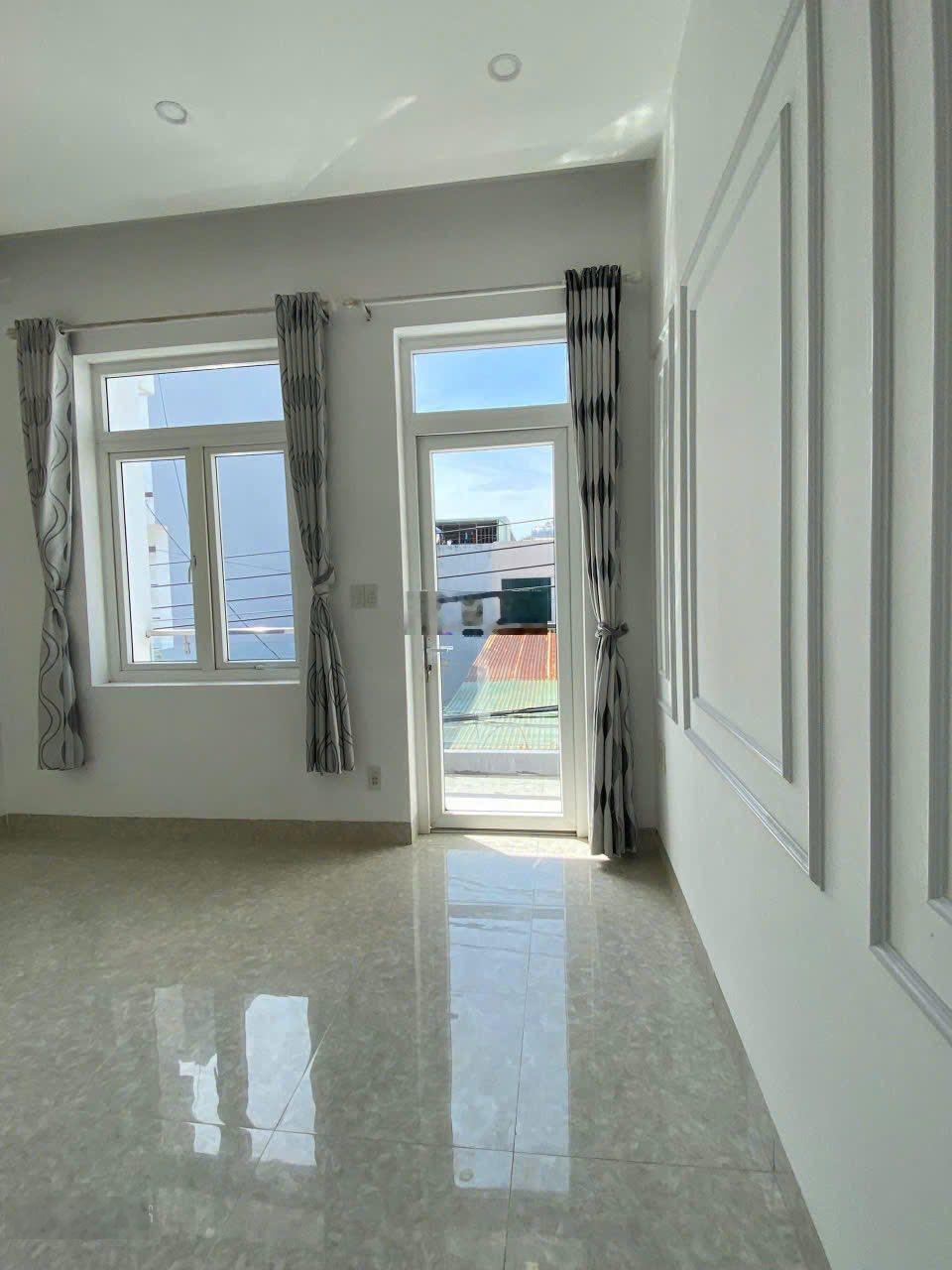 Nhà 2 tầng hẻm ô tô 5m, hòn xện, vĩnh hòa, bắc nha trang, giá chỉ 4,8 tỷ