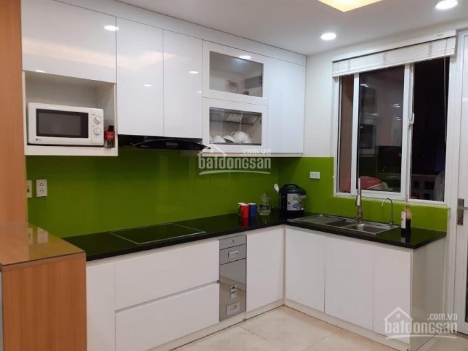 Cho thuê căn hộ chung cư B4 Kim Liên, 3 phòng ngủ, tầng trung