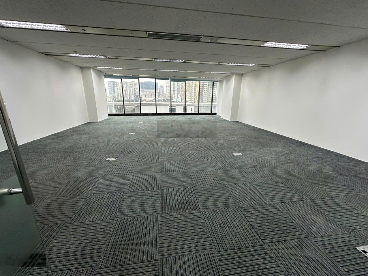 CĐT trực tiếp cho thuê văn phòng Charmvit, Trần Duy Hưng 200m2 cắt tối thiểu từ 80m2 sẵn nội thất