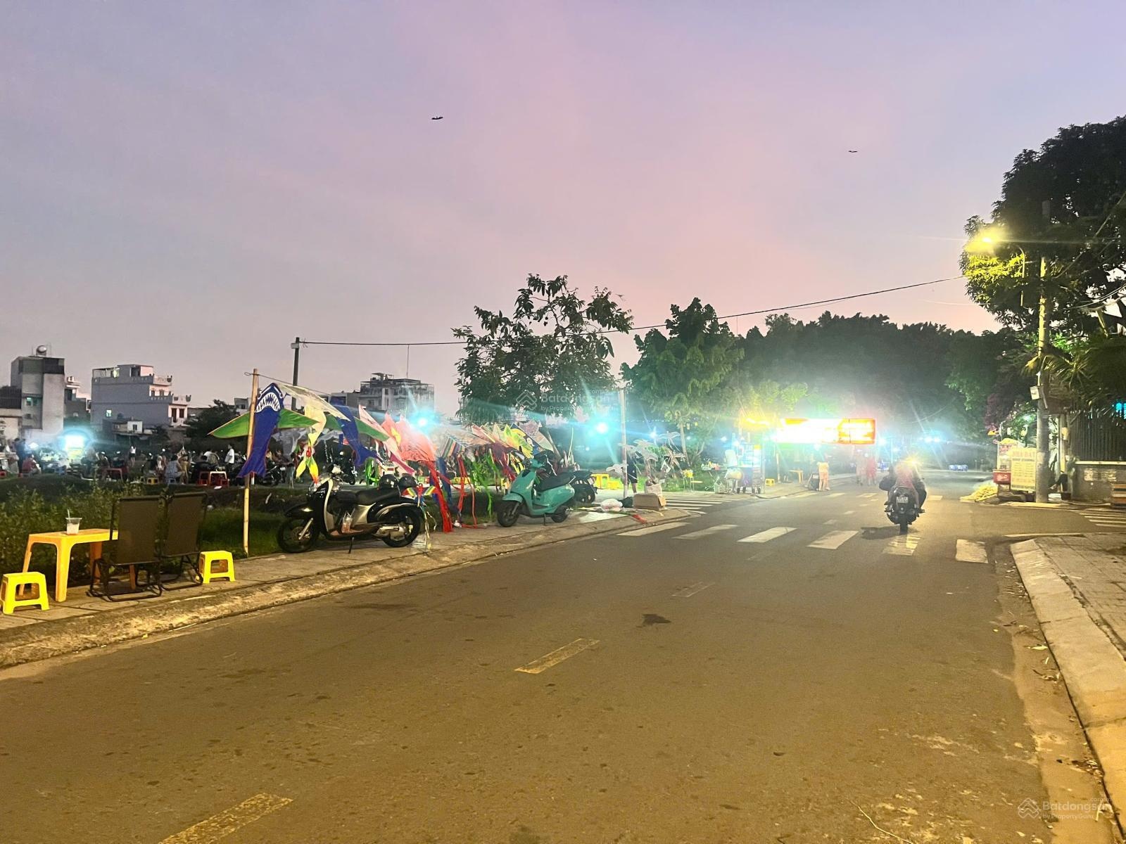 Nhà mặt tiền nhánh sát Tô Ký, DT 4x25m, trệt 2 lầu kiên cố, giá rẻ nhất khu vực chỉ 5,6 tỷ