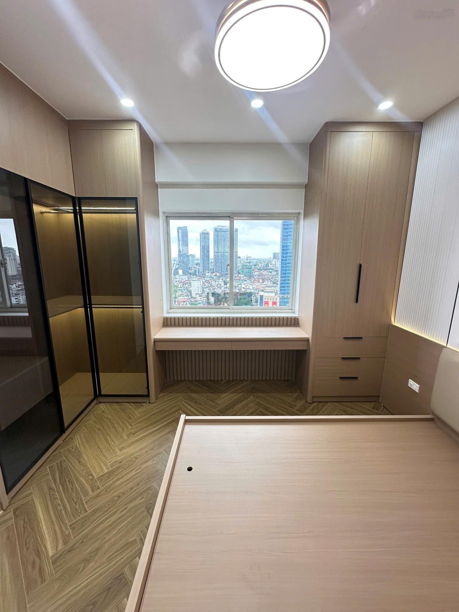 Bán căn hộ Vườn Xuân - Nguyễn Chí Thanh 99m2 3PN 2VS 9,6 tỷ full nội thất, hướng mát