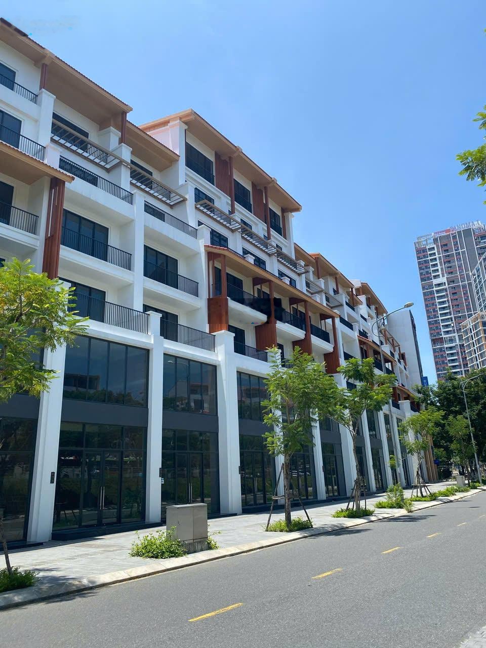 Bán nhanh Tonwhouse mặt đường Trần Thị Lý dự án Sun Cosmo