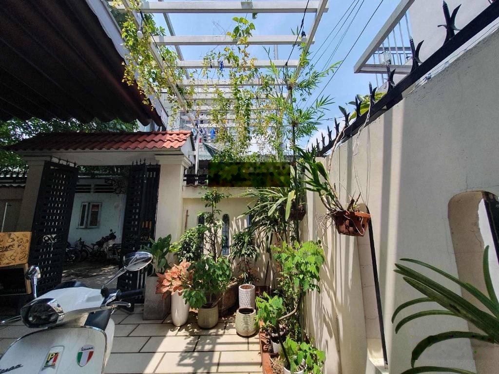 Deal thơm-biệt thự q2-oto vào-120m2- mà giá chỉ bằng nhà dân