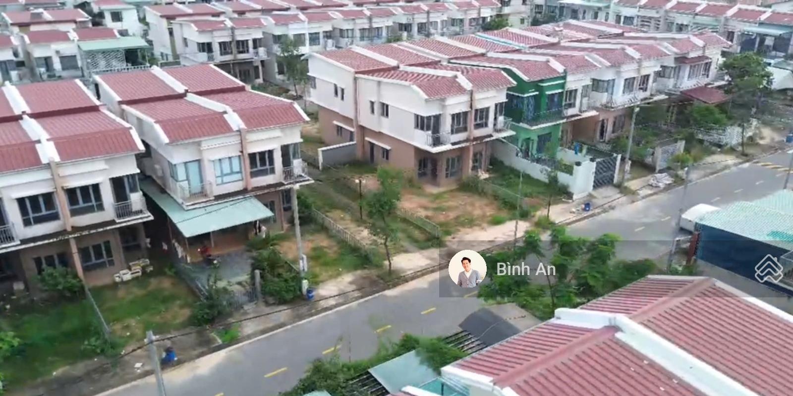 Bán căn tứ lập 1 trệt 1 lầu KĐT Oasis, 80m2 full thổ cư, trục đường thông, dân ở đông, sổ hồng sẵn