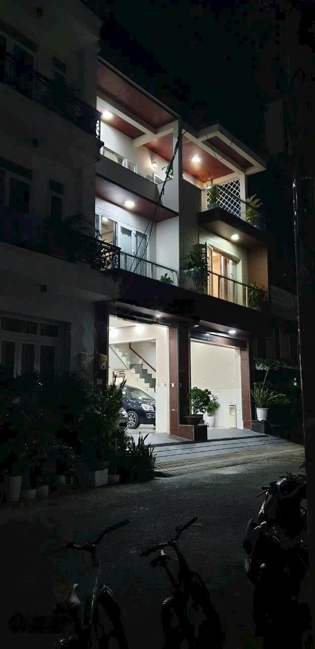 Chính chủ cho thuê 39/6 đường Trần Thị Liền làng đại học khu B, ngang 9 dài 10 trệt, 2lau, st