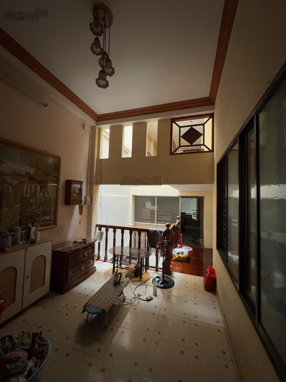 Bán Trước tết, giảm 3.3 tỷ! Nhà 6x34m| 204m2| 514m2 sàn| 4 Tầng - Hẻm 10m Phan Huy Ích, sát EMART