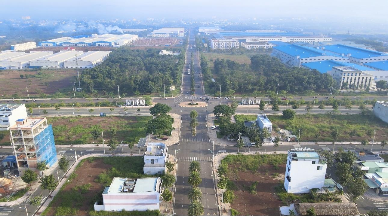 Mặt tiền shophouse thương mại - ngay cổng chính khu công nghiệp, cho thuê 17 - 22 triệu/ tháng