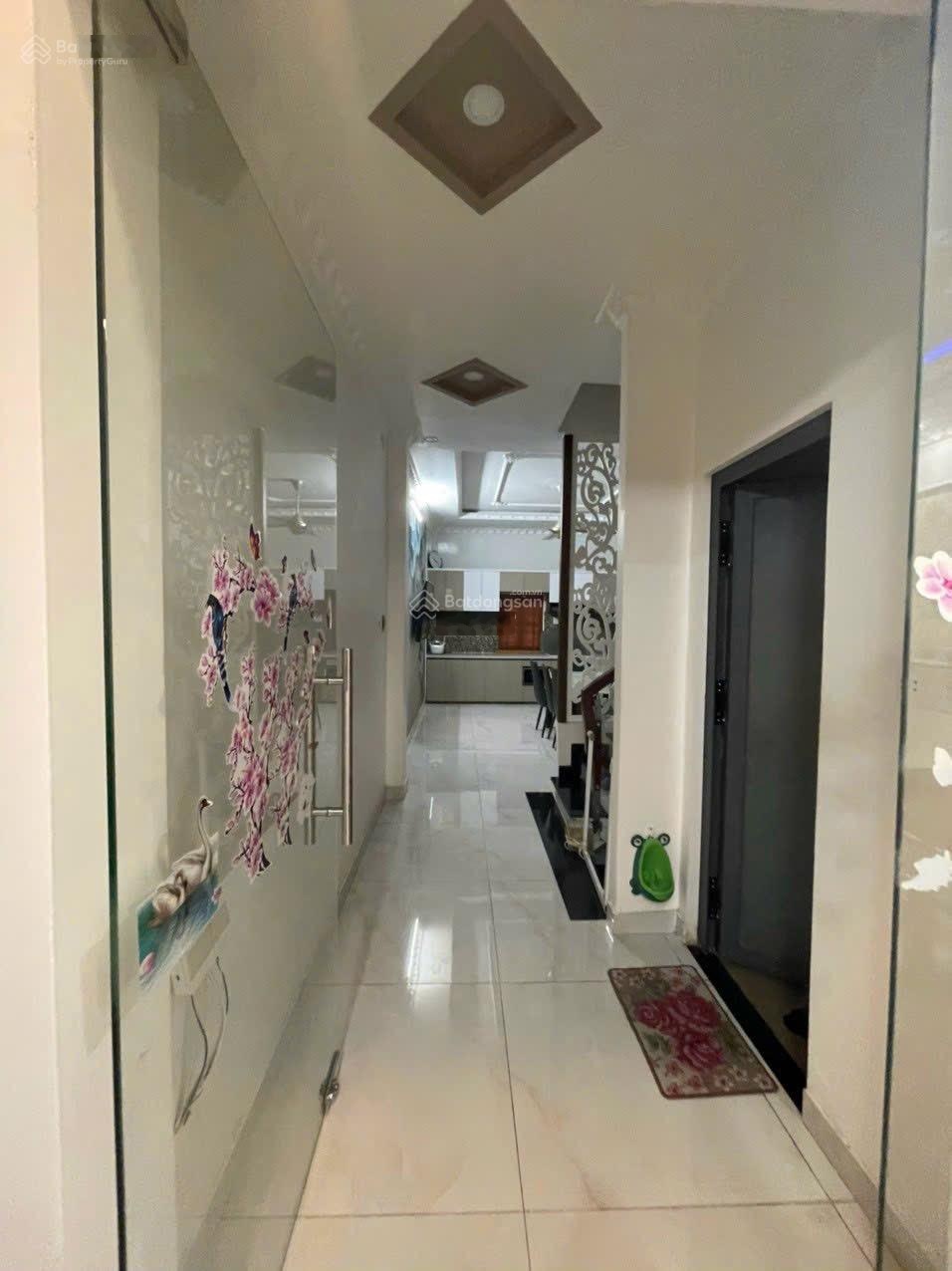 Bán nhà 3.5 tấm hẻm xe hơi Lê Trọng Tấn giá 7.5 tỷ, nhà đẹp vào ở ngay