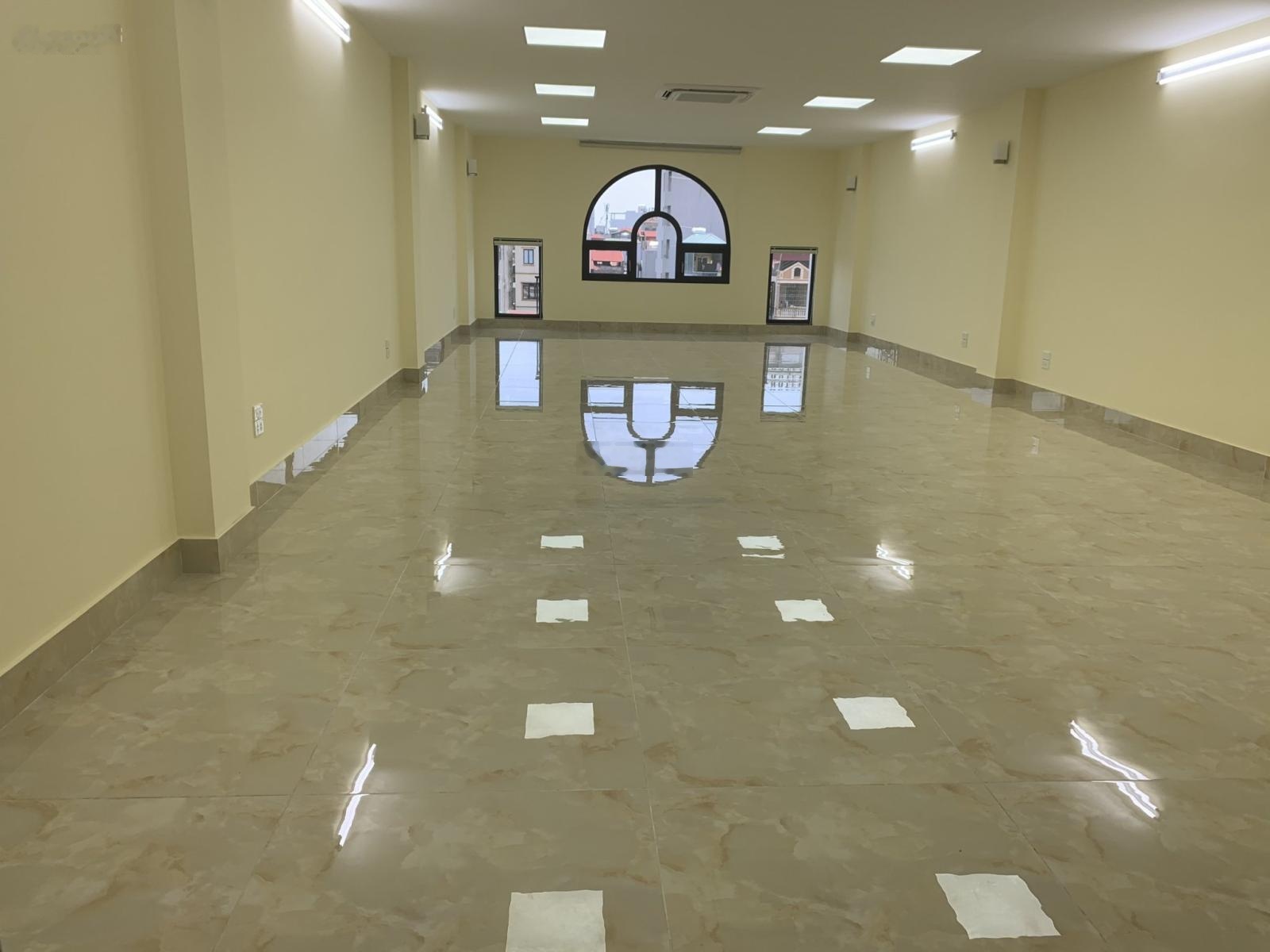 Tôi cho thuê nhà Võ Quý Huân, Bắc Từ Liêm, 150m2 * 6,5 tầng 1 hầm, thông sàn, thang máy cuối nhà