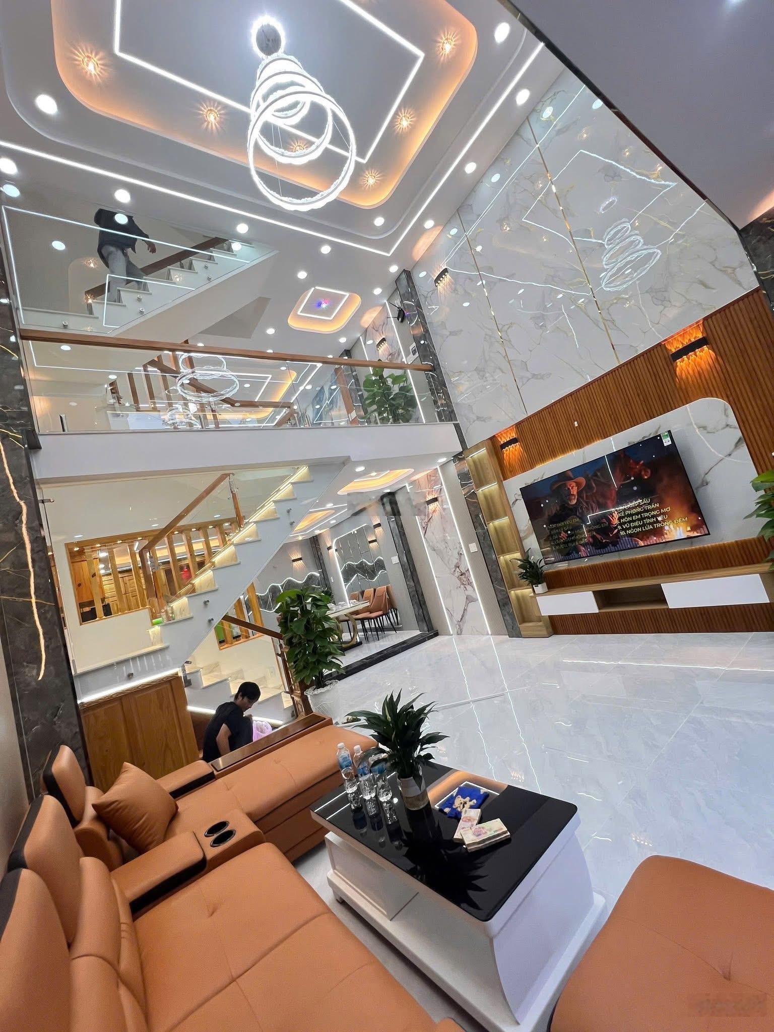 Chính chủ ký gửi nhà đường Võ Văn Tần P5 Q3 60m2 hẻm oto 5m