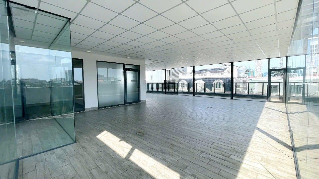 Tòa Nhà Góc 2MT Đường Nguyễn Gia Trí (D2), Phường 25. DT: 14x22m. Hầm Nổi, 6 Tầng. PCCC