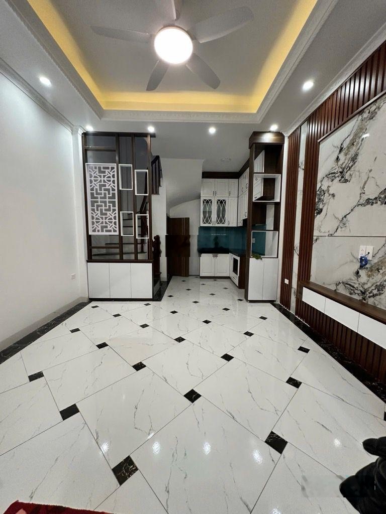 Chủ nhờ bán 4 căn 5 tầng sát nhau lựa chọn vô tư ko no về giá diện tích 35m2/sàn cách ô tô tránh 5m