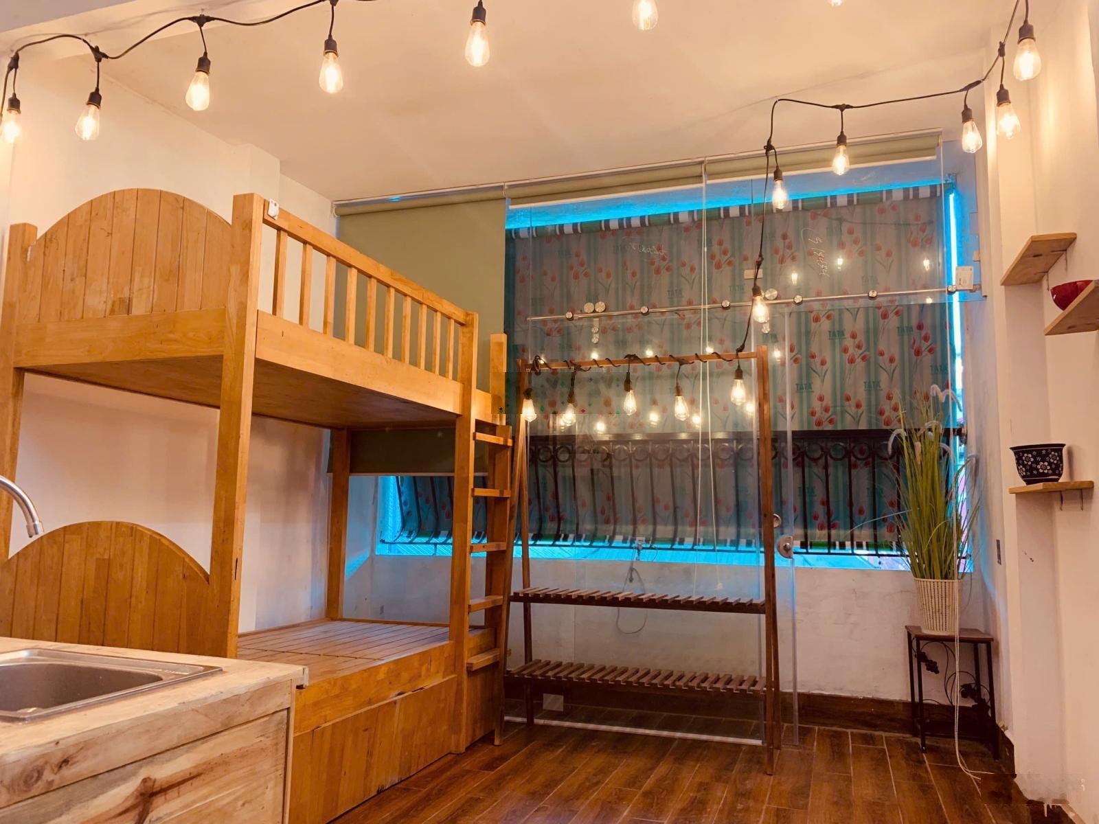 Bán nhà phân lô ngõ 261 Trần Quốc Hoàn, Cầu Giấy. DT 40m2 x 5 tầng, MT 3.5m.Giá: 18.5 tỷ0983237984