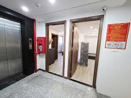 Bán tòa nhà mặt phố Lạc Long Quân 85m2 9 tầng mặt tiền 10m hơn 74 tỷ 1 hầm thang máy kinhdoanh LHCC