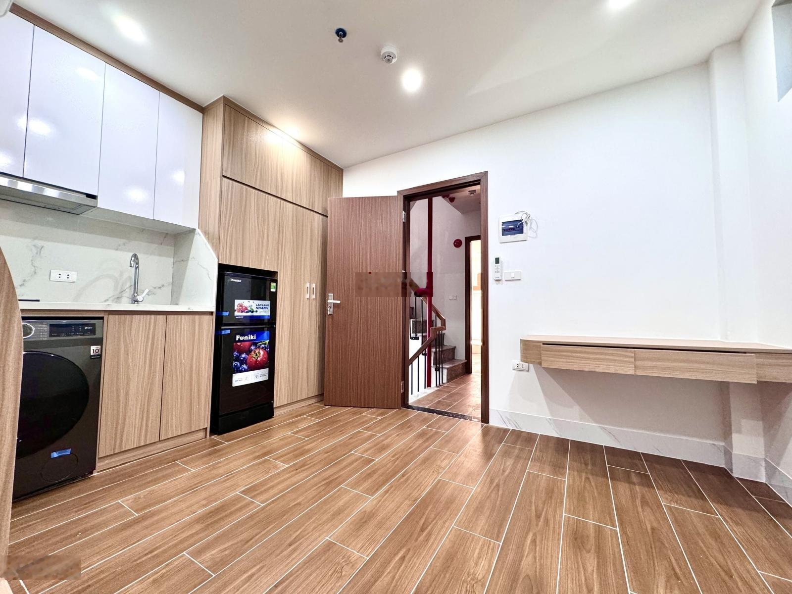 Giảm sốc! Tòa CCMN 40m2x6T thang máy, full nội thất, PCCC đạt chuẩn, một bước ra phố Trần Thái Tông