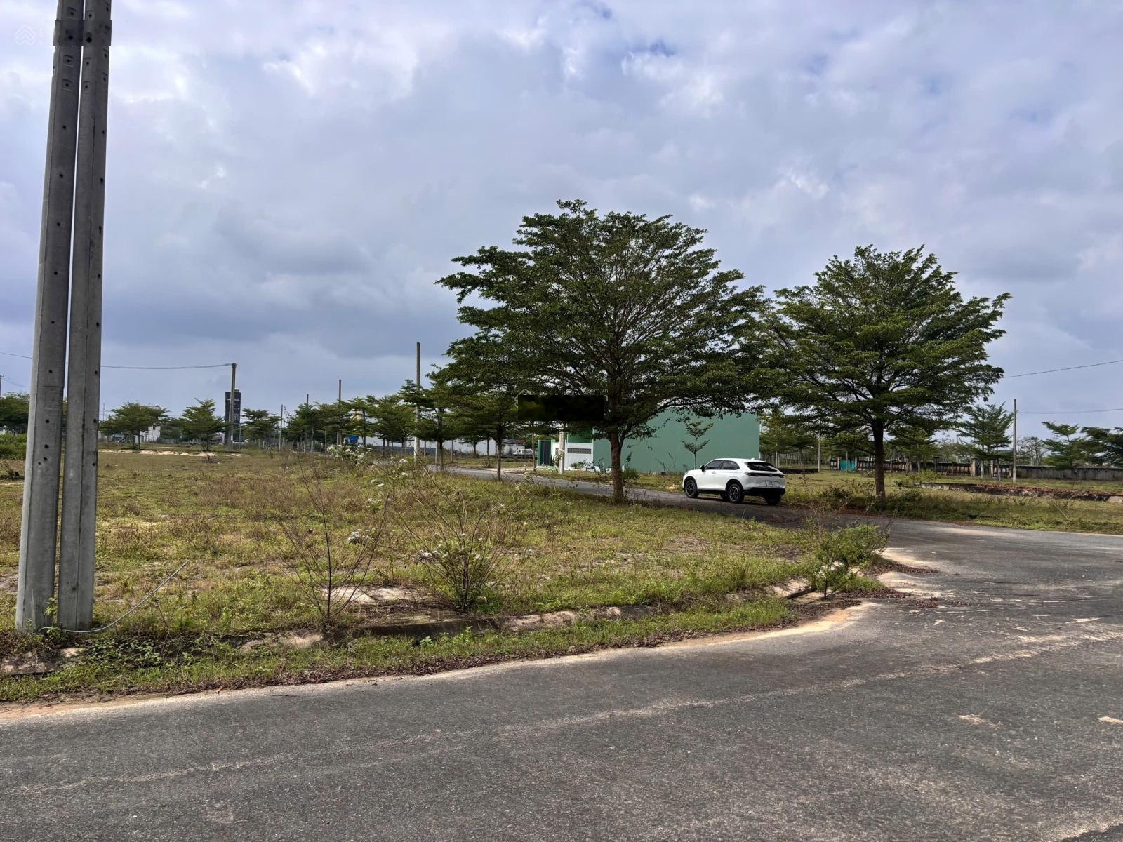 Cần bán lô góc 2 mặt tiền đường 10m5 KĐT 7B, giá rẻ chỉ 4.35 tỷ