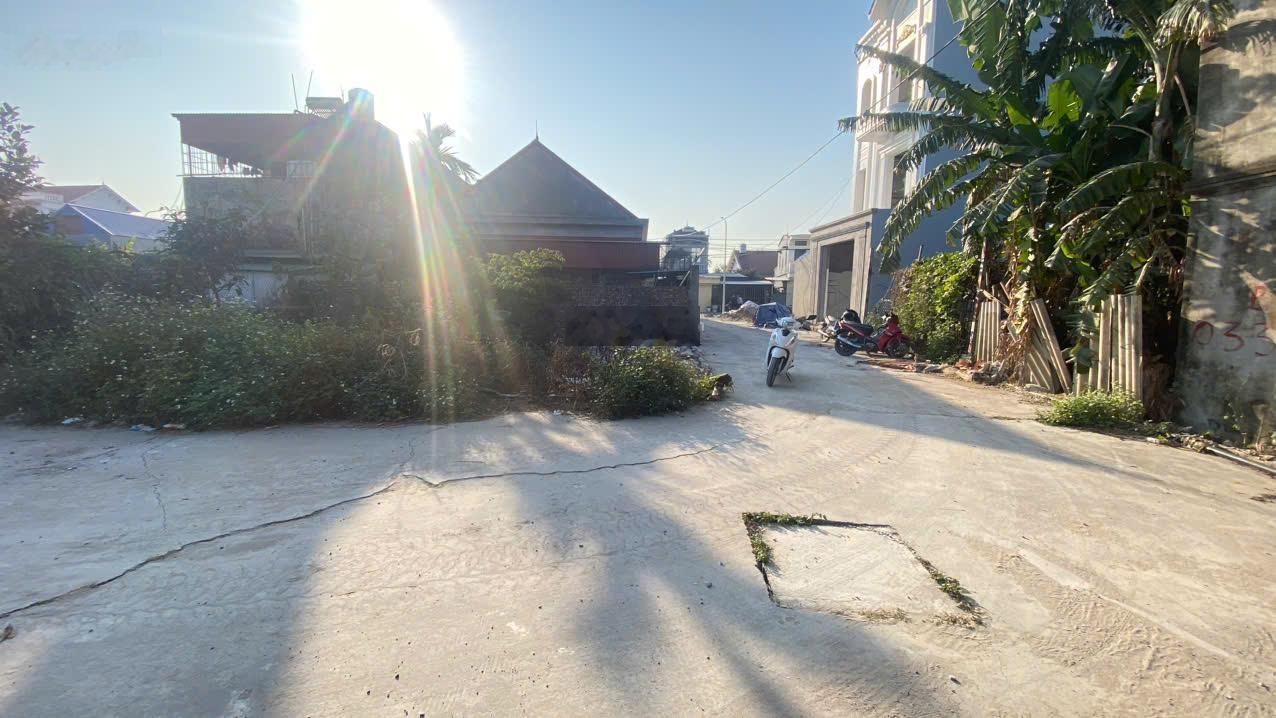 Chỉ hơn 2 tỷ xíu lô góc 76m2 tuyến 2 Lương Quán, An Dương, đường 7m