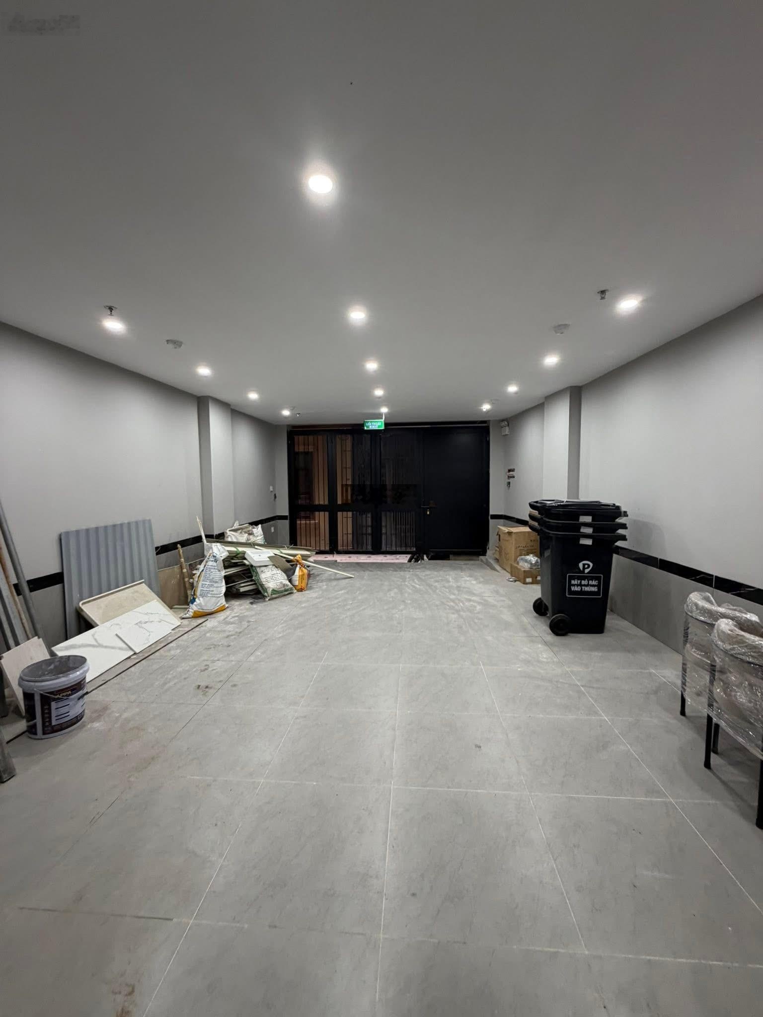 Không thể bỏ lỡ! Toà Apartment ngõ 10 phố Kim Mã Thượng 100M2*8T/ 26P Full nội thất- DThu 200Tr/Th