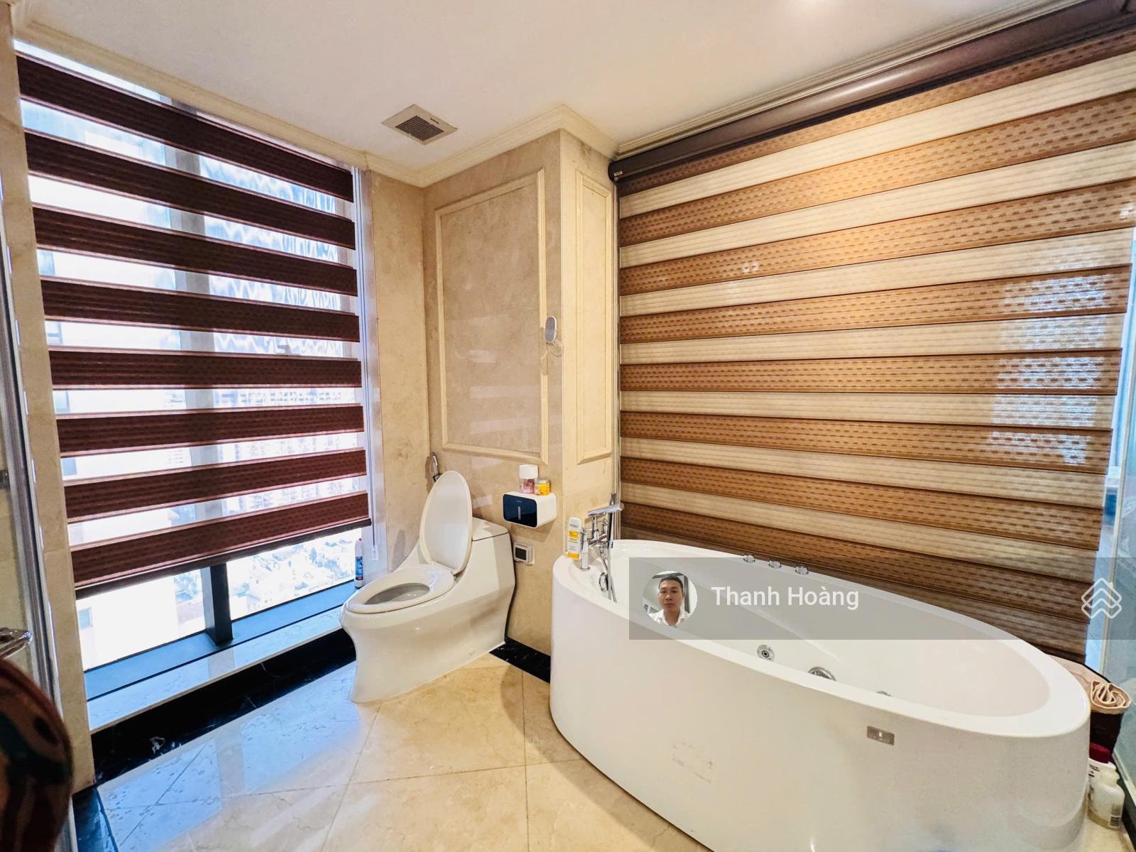 Căn góc hoa hậu 4PN 155m2 Vinhomes Skylake, tầng đẹp căn góc view thẳng hồ, sổ đỏ xem nhà 24/7