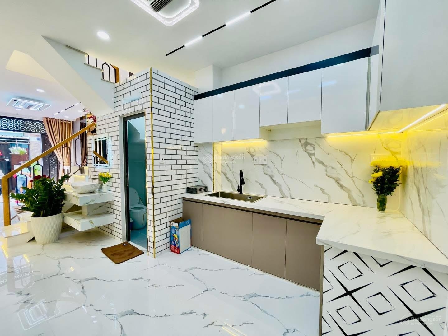 Bán nhà riêng tại Bùi Đình Túy, 48m2, 2PN, 2WC, mặt tiền 5m, pháp lý đầy đủ