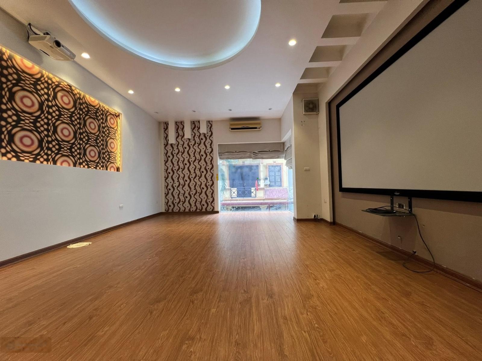 Cho thuê nhà mặt phố Đoàn Thị Điểm, Đống Đa 60m² x 4 tầng Kinh doanh mọi loại hình 35tr/th