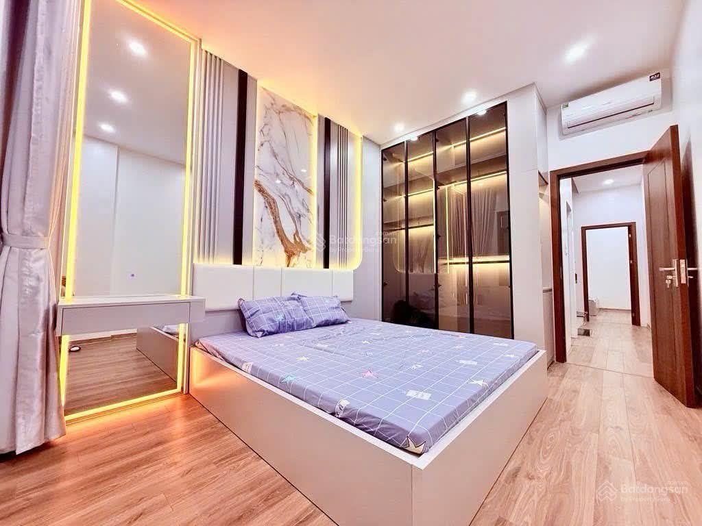 P/L Trần Cung, gần CV Hoà Bình, 36m2 chỉ 8.x tỷ, dân xây, ngõ nông, sát phố, nội thất VIP, cực hiếm