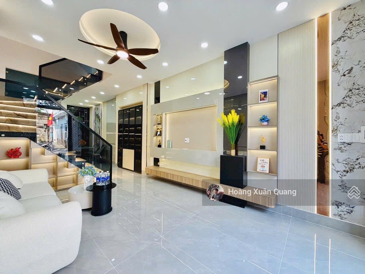 Xe hơi đỗ cửa, nhà đẹp 3 tầng Phan Huy Ích gần Emart, full nội thất cao cấp