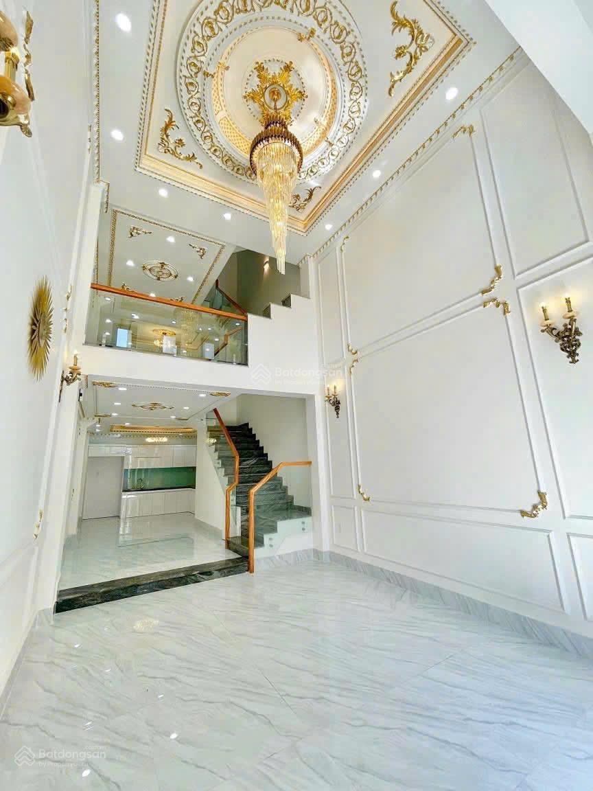 Bán nhà: Đường Trương Định, Q3. 75m2, đang cho thuê 25tr/t. Giáp Quận 1