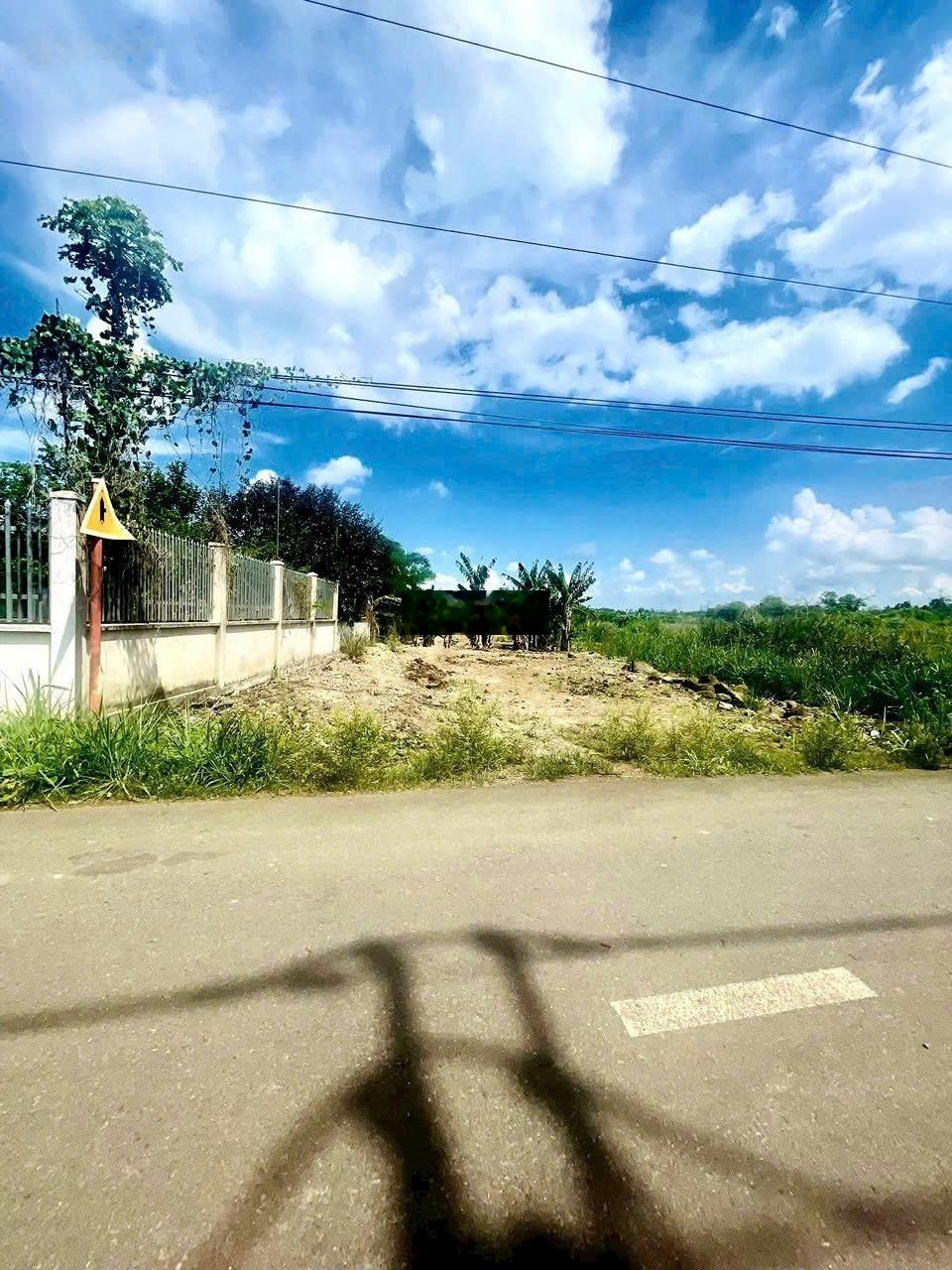 Bán gấp hơn 500m2 đất mặt tiền Tây Hòa 07, Trảng Bom. Cách KCN Bàu Xéo 800m. Giá ngộp 1tỷ950tr