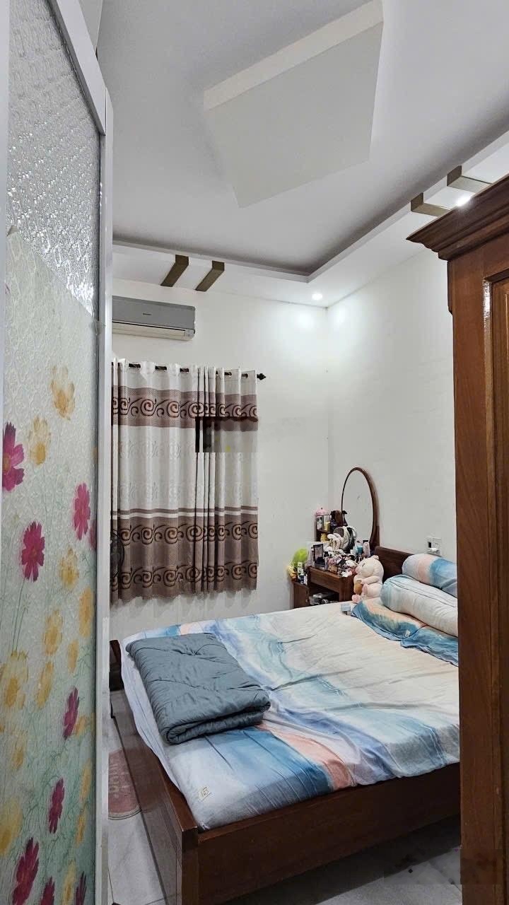 Cần bán nhanh nhà mặt tiền 3 tầng đẹp trung tâm du lịch phố biển Sơn Trà- 74m2, 3PN 3wc, sổ vuông