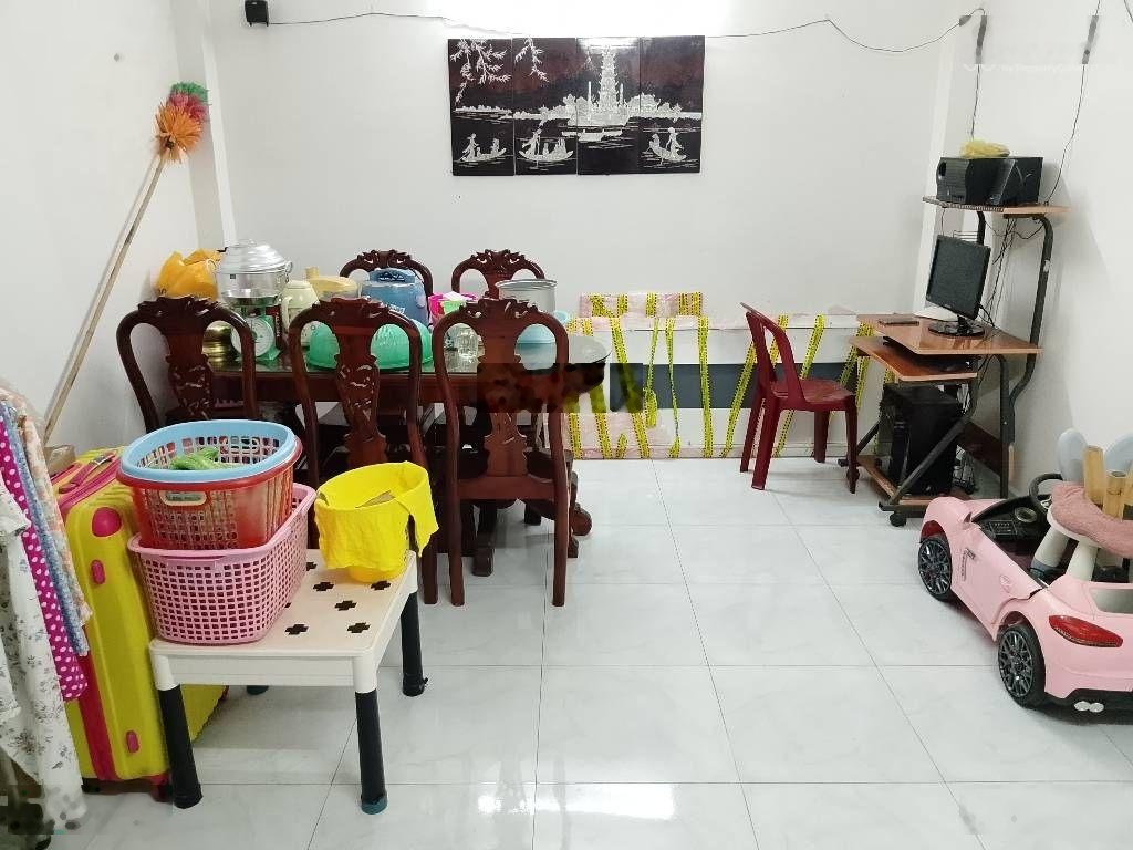 Nhà rộng 81m2 ( ngang 6m ) - 3 tầng - gò cát, phú hữu, q9 - chỉ 6x tỷ