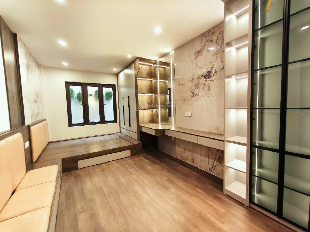 Cần bán nhà phố Lò Đúc, HBT, DT 52m2 x 6 tầng thang máy, 10m ra mặt phố, nhà đẹp, giá nhỉnh 15 tỷ